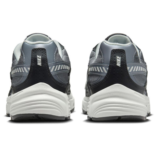 Nike Initiator